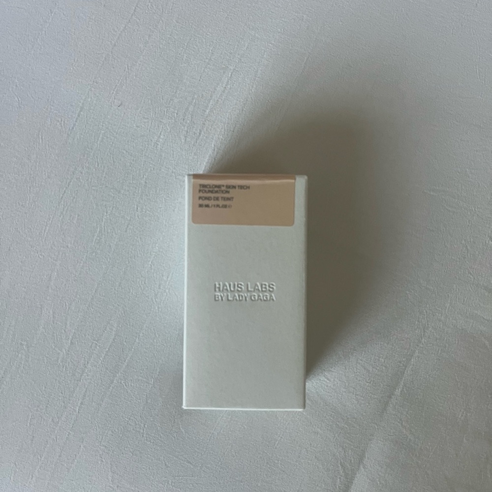 Haus Labs Foundation 100 Light Neutral